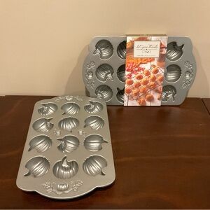 NWT or NWOT Autumn Pumpkin Mini Cake / Muffin Pan 🍂